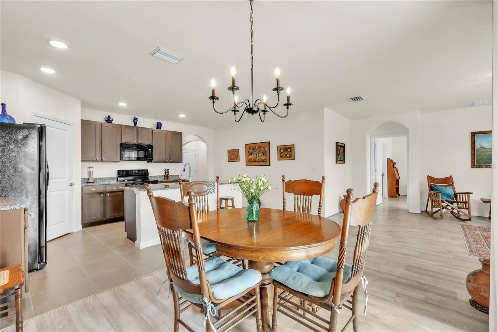 Image 12 of 33 For 9527 Sunstone Boulevard