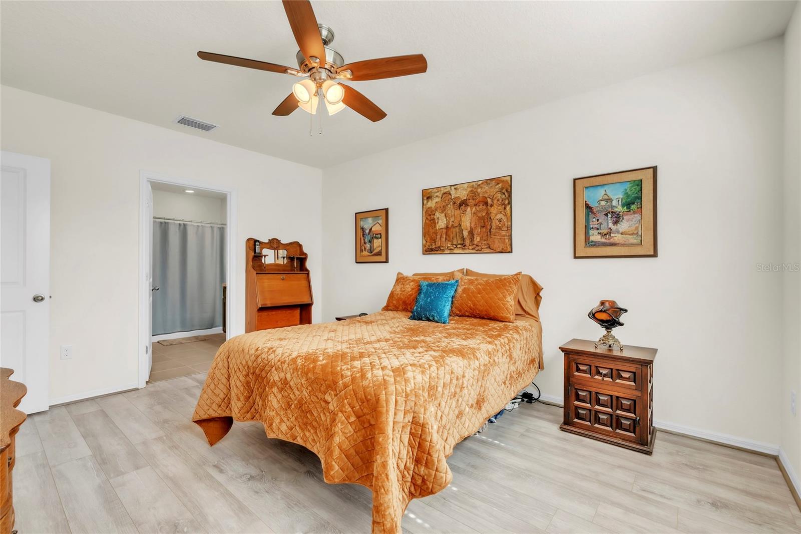 Image 14 of 33 For 9527 Sunstone Boulevard