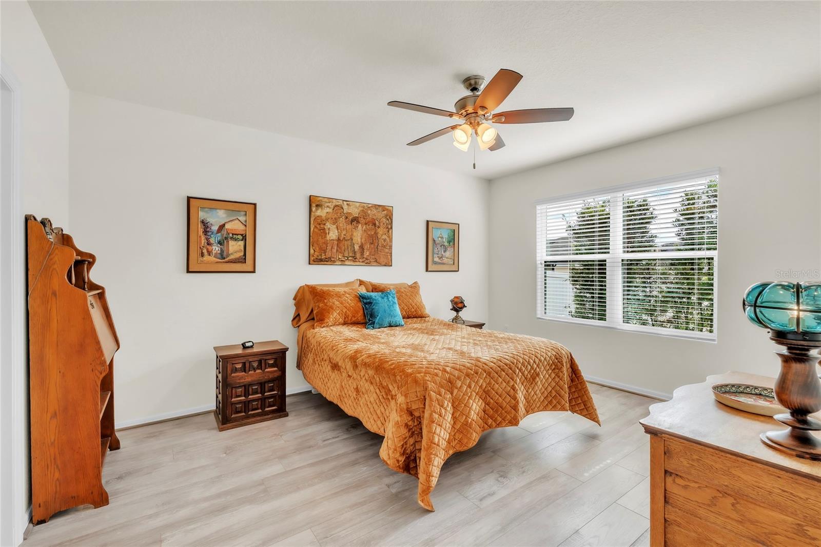 Image 15 of 33 For 9527 Sunstone Boulevard