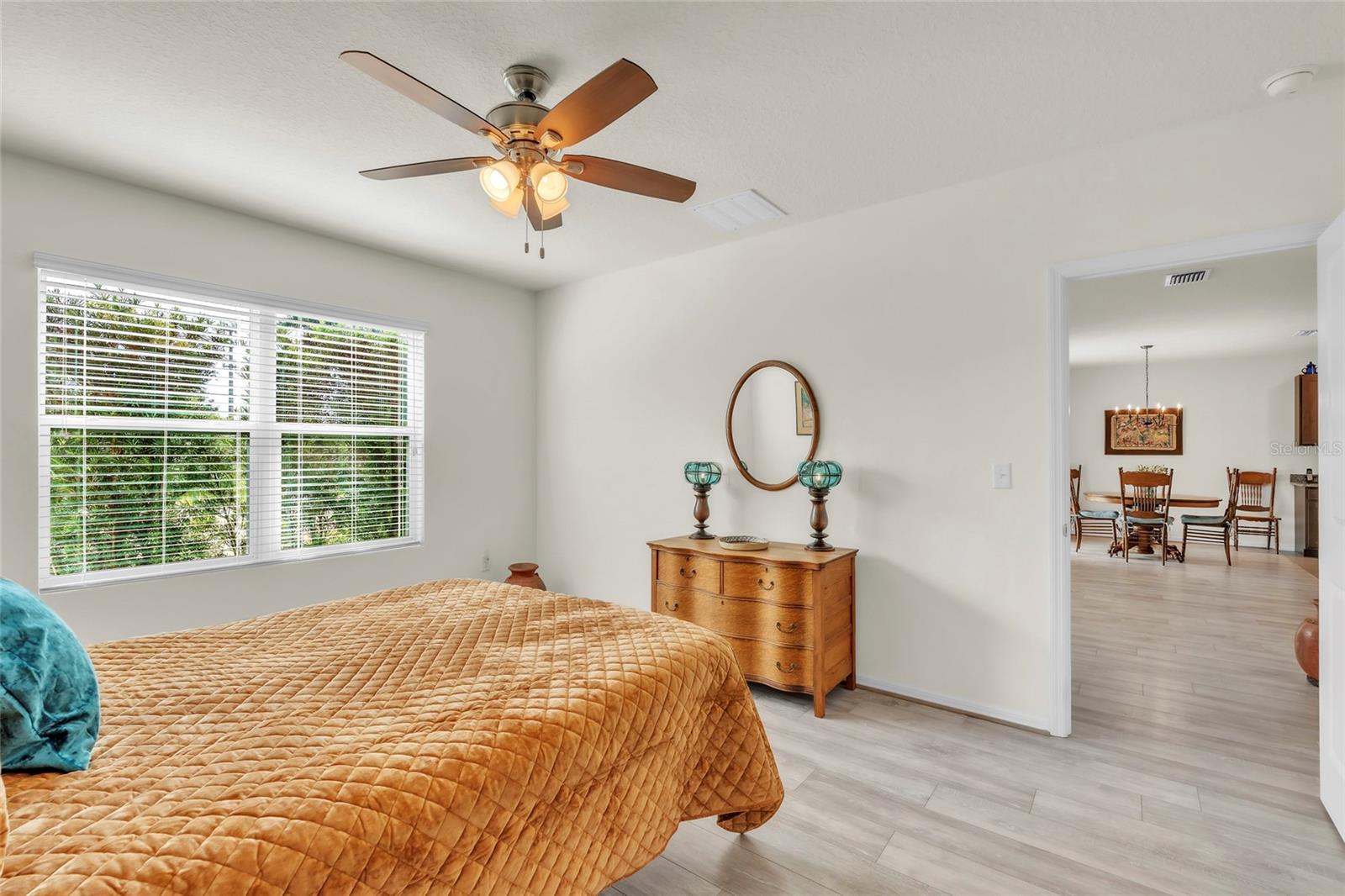 Image 16 of 33 For 9527 Sunstone Boulevard