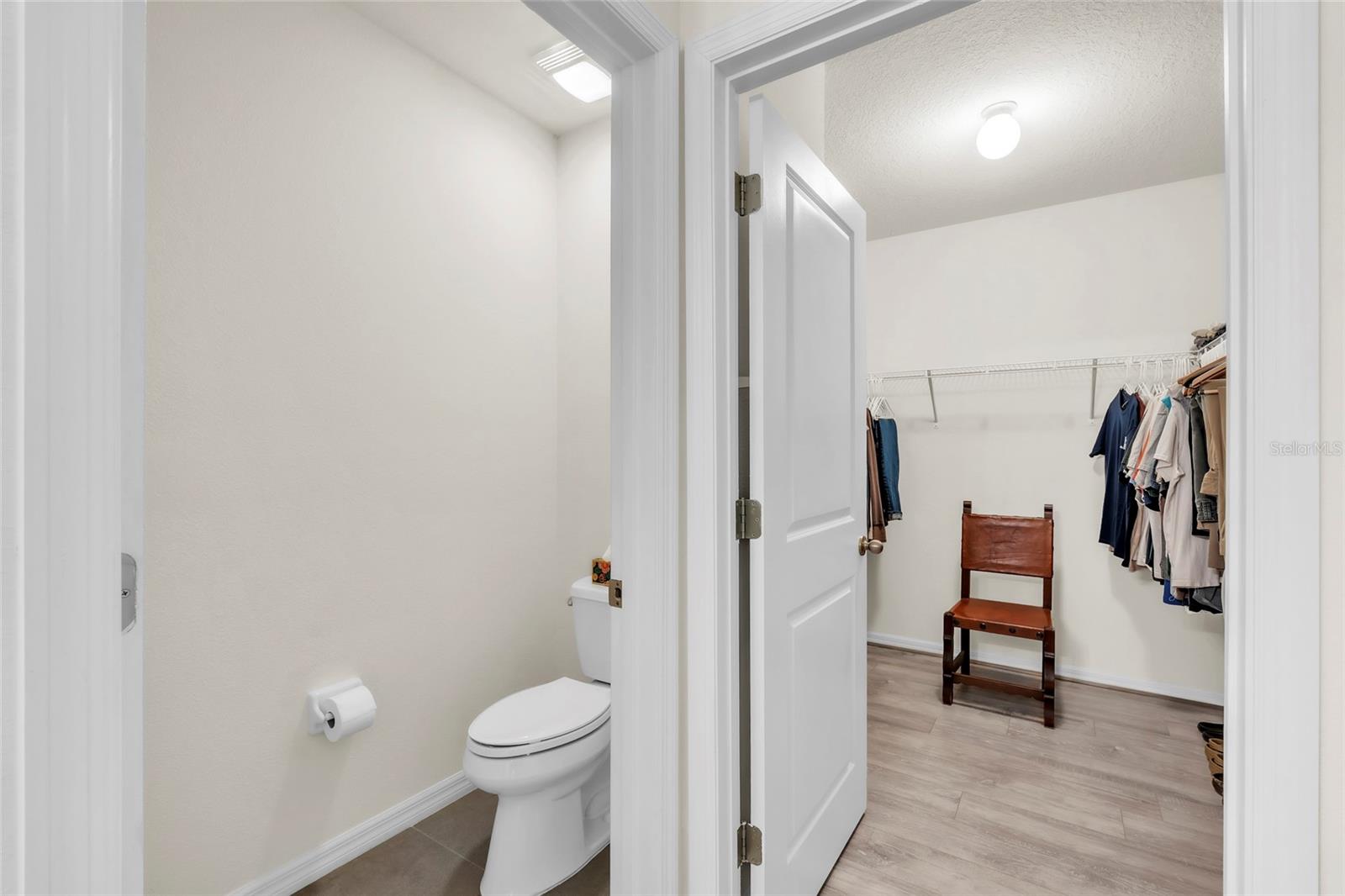 Image 18 of 33 For 9527 Sunstone Boulevard