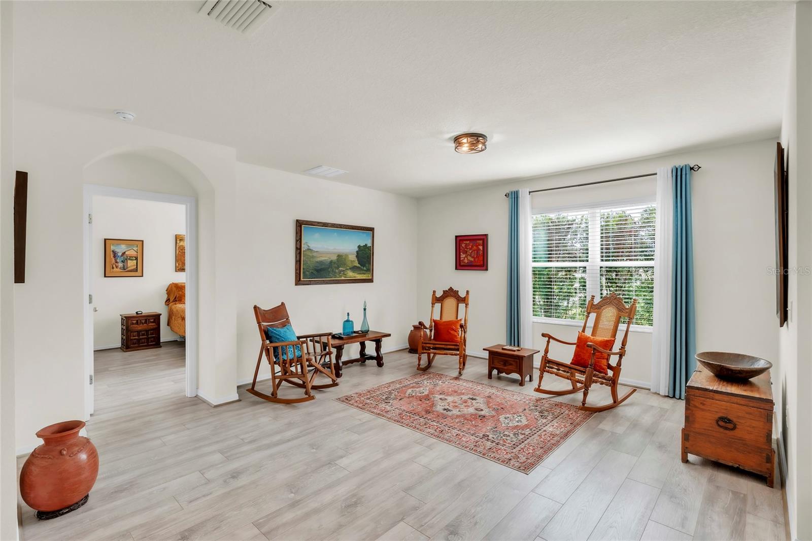 Image 9 of 33 For 9527 Sunstone Boulevard