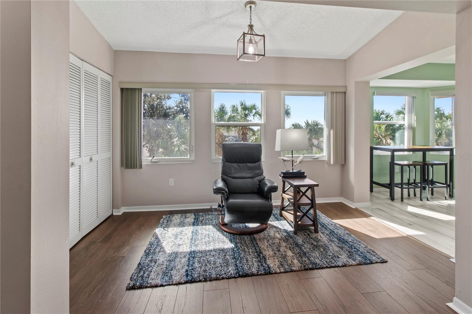 Image 20 of 57 For 7201 29th Avenue Drive W 307