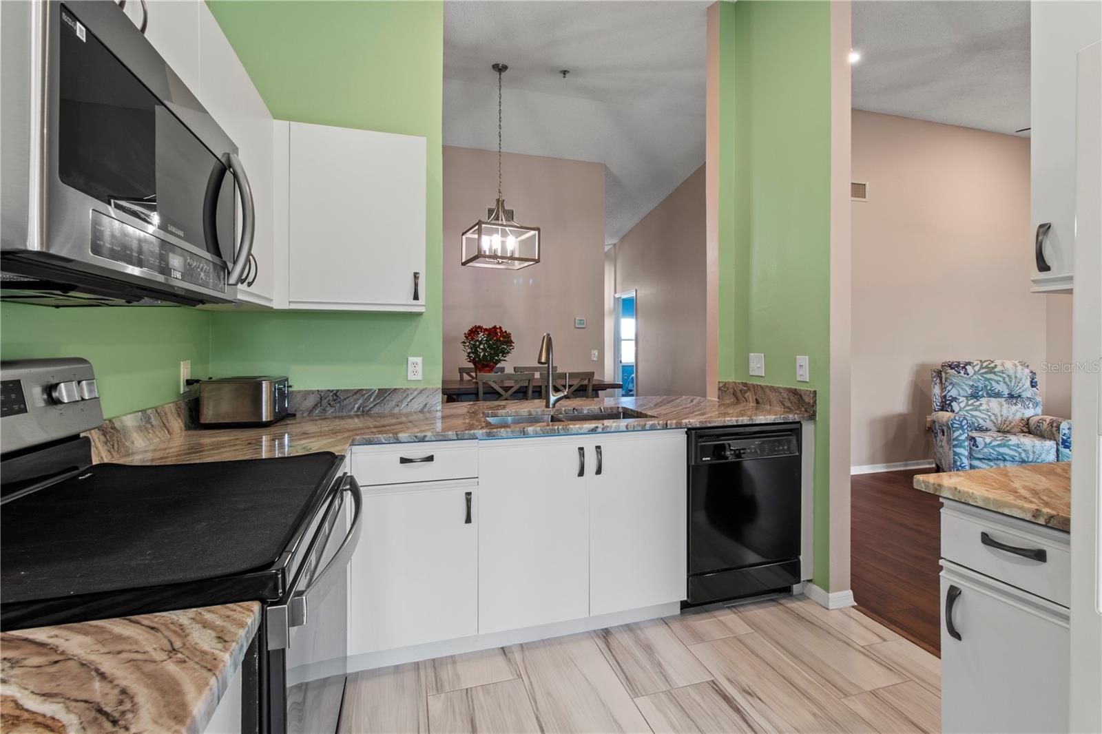 Image 8 of 57 For 7201 29th Avenue Drive W 307