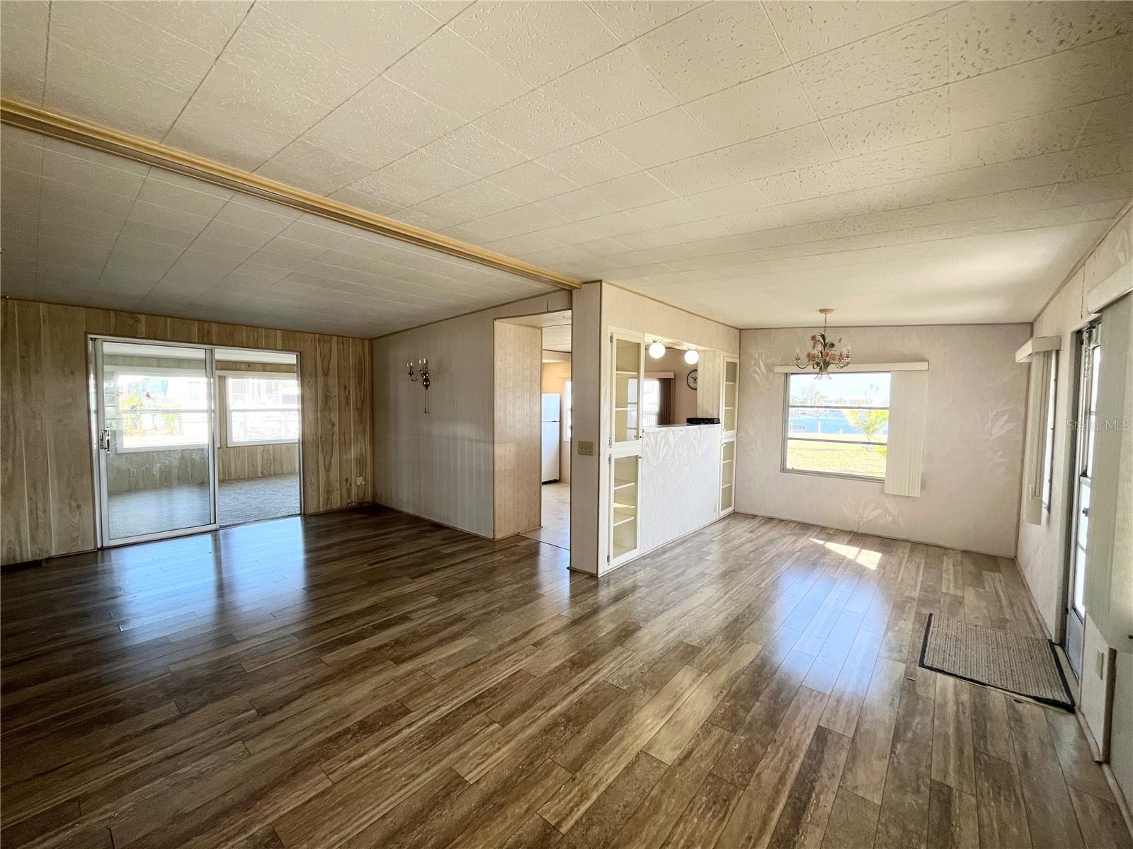 Image 3 of 23 For 1213 31st Avenue W