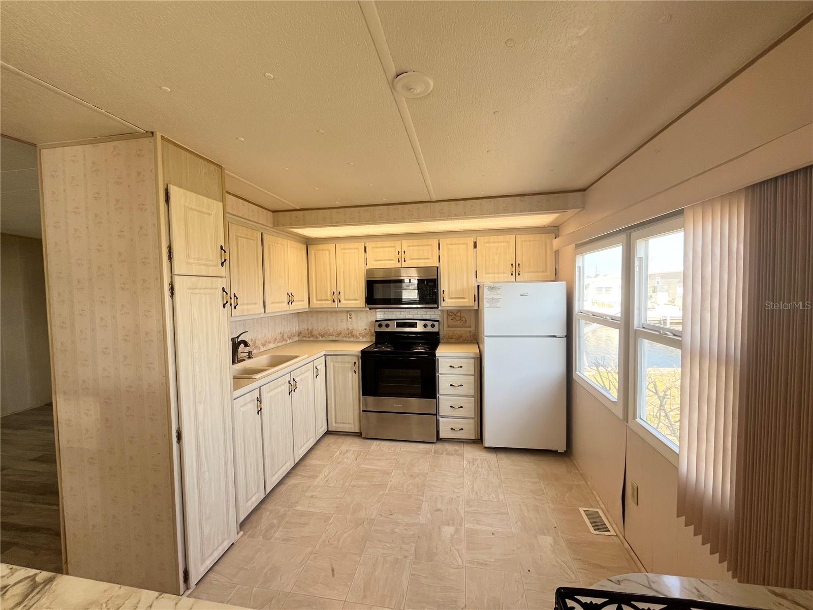 Image 5 of 23 For 1213 31st Avenue W