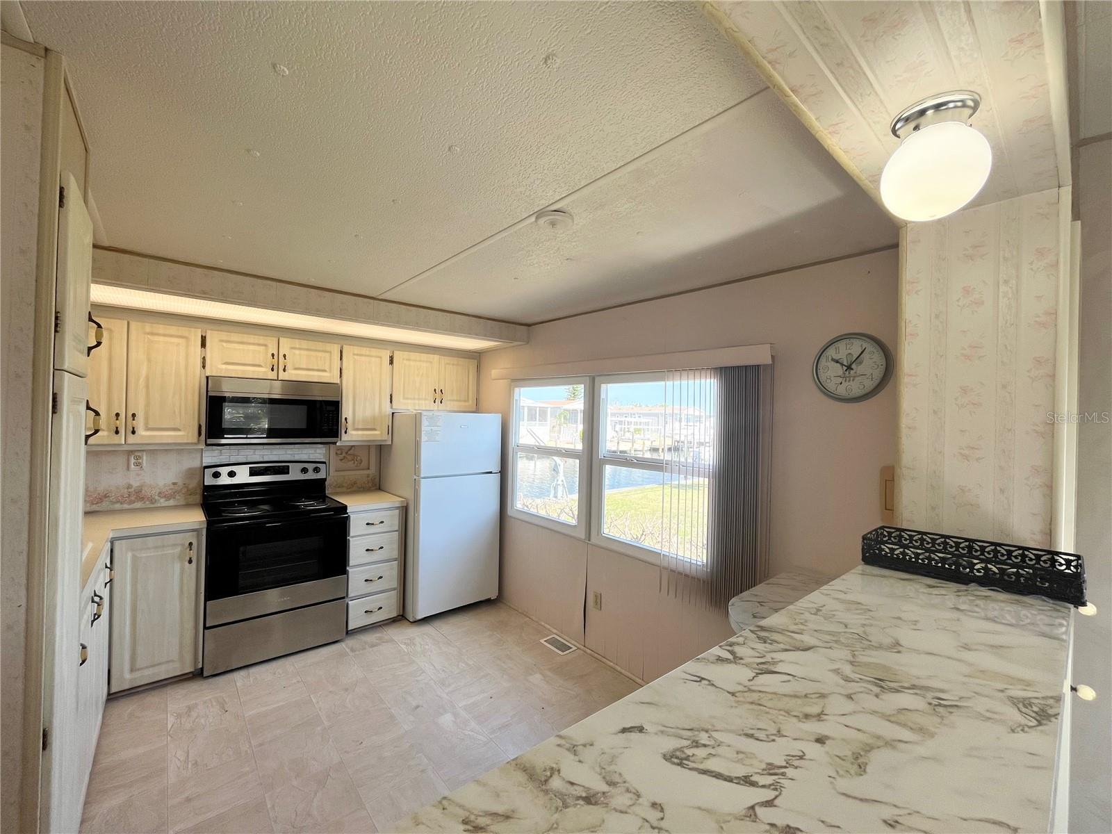 Image 6 of 23 For 1213 31st Avenue W