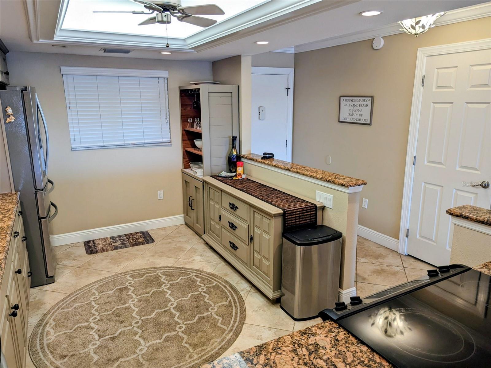 Image 19 of 21 For 4309 Mariner Way 304