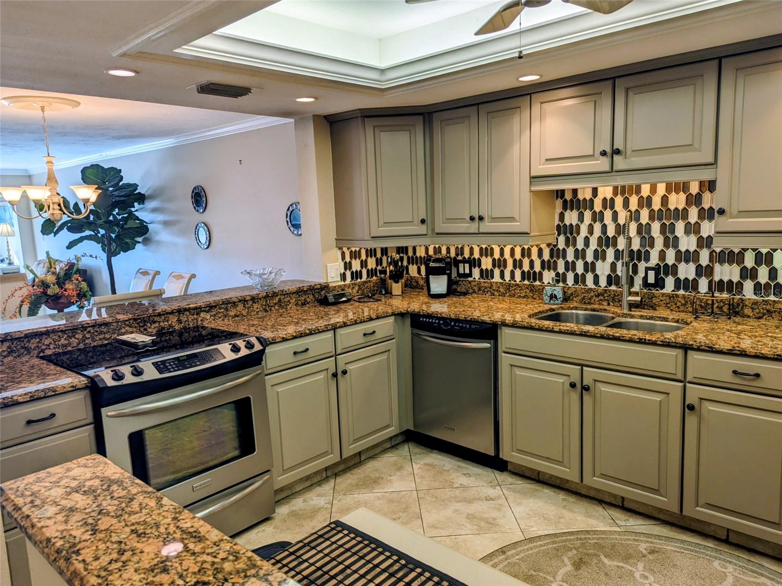 Image 5 of 17 For 4309 Mariner Way 304