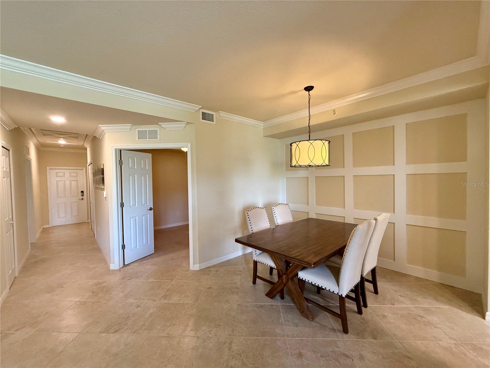 Image 10 of 32 For 5538 Palmer Circle 104