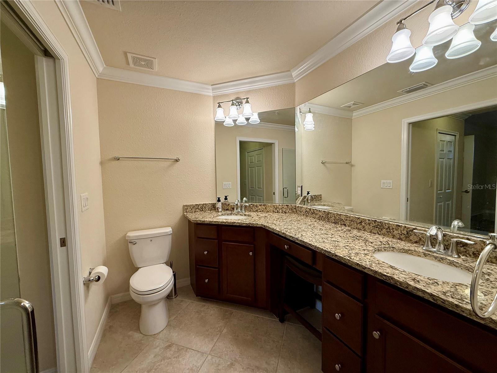 Image 21 of 32 For 5538 Palmer Circle 104