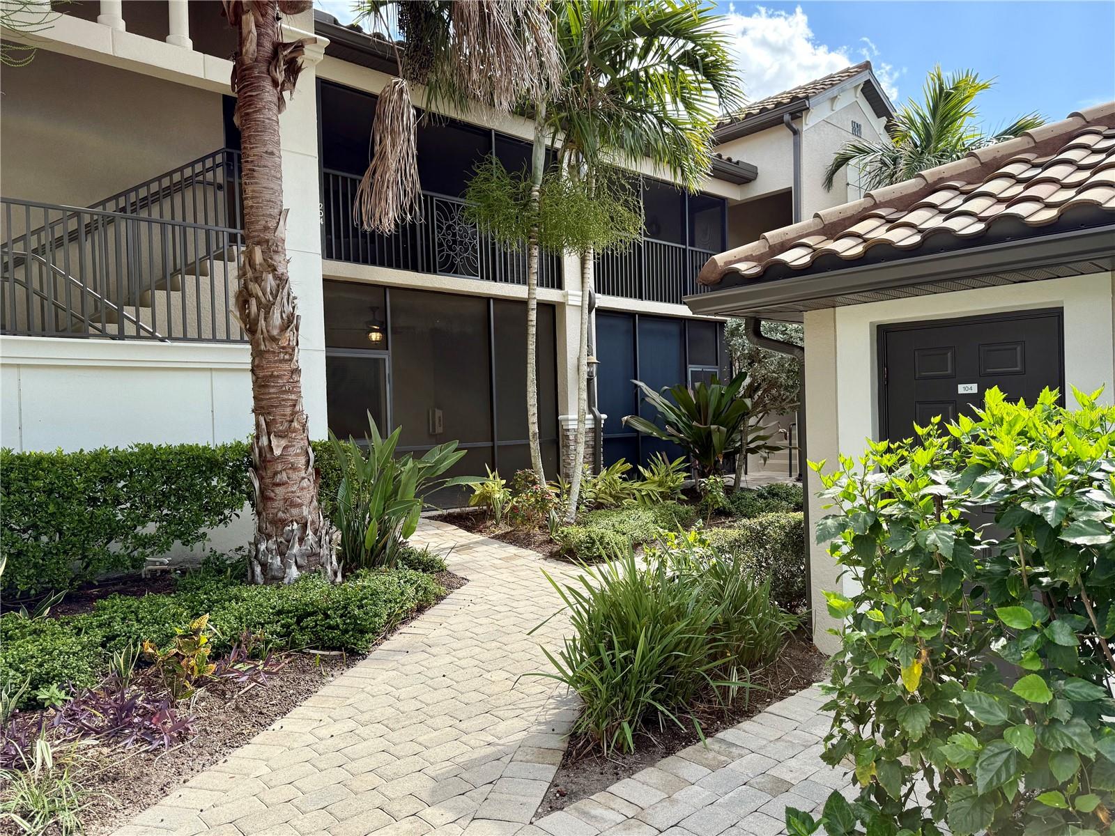 Image 3 of 32 For 5538 Palmer Circle 104