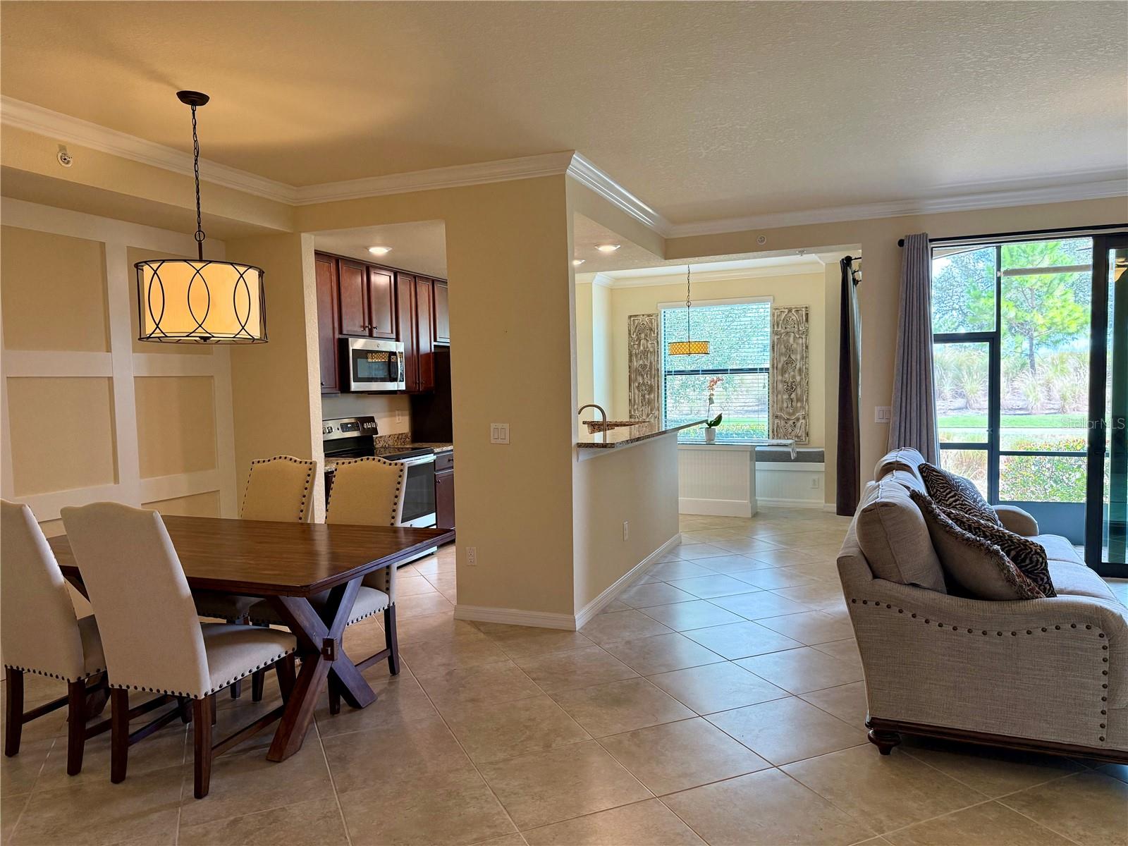 Image 9 of 32 For 5538 Palmer Circle 104