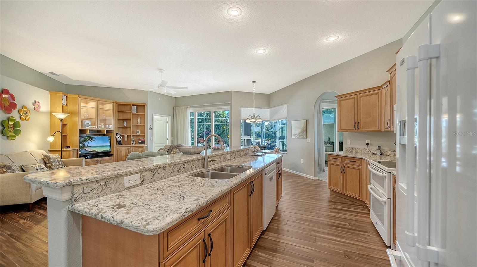 Image 16 of 71 For 8875 Macgregor Lane