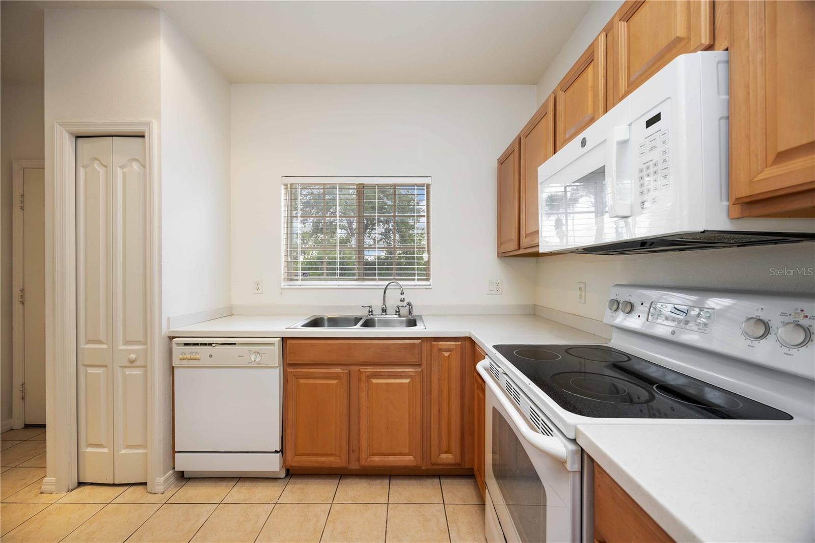 Image 12 of 41 For 12346 Destiny Drive