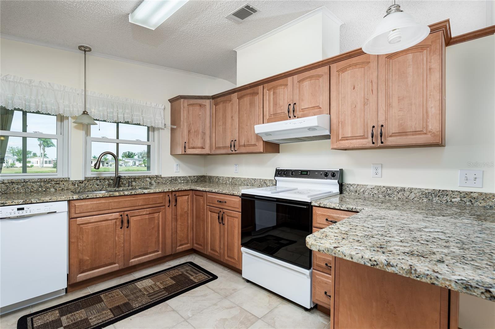 Image 10 of 31 For 8206 Marie Lane