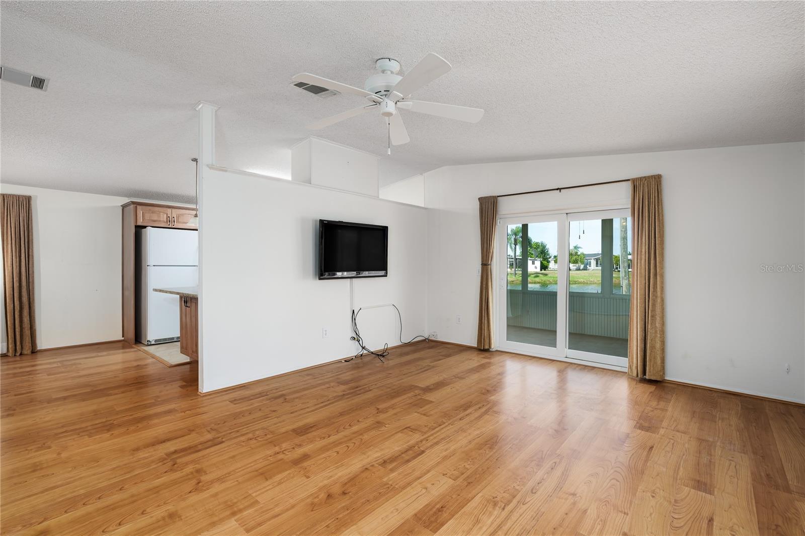 Image 12 of 31 For 8206 Marie Lane