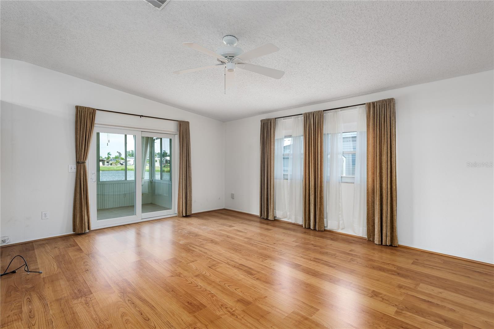 Image 14 of 31 For 8206 Marie Lane