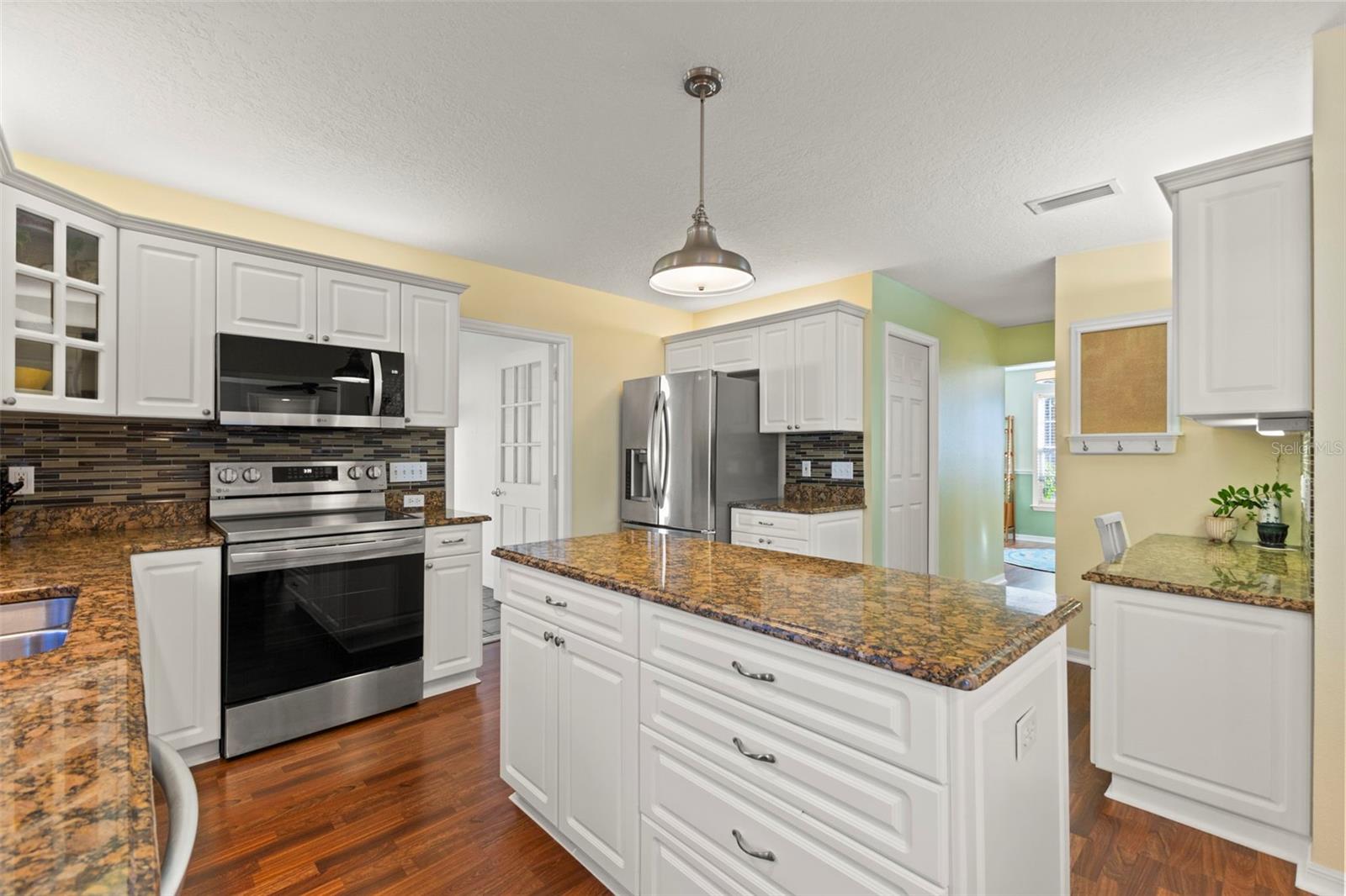 Image 10 of 61 For 14715 1st Avenue E