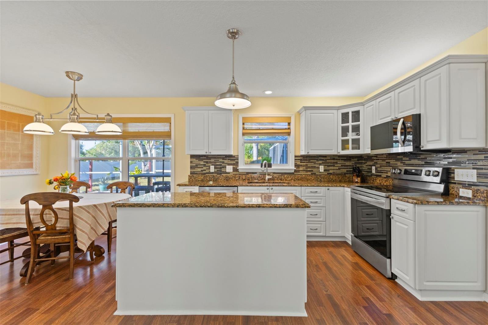 Image 12 of 61 For 14715 1st Avenue E