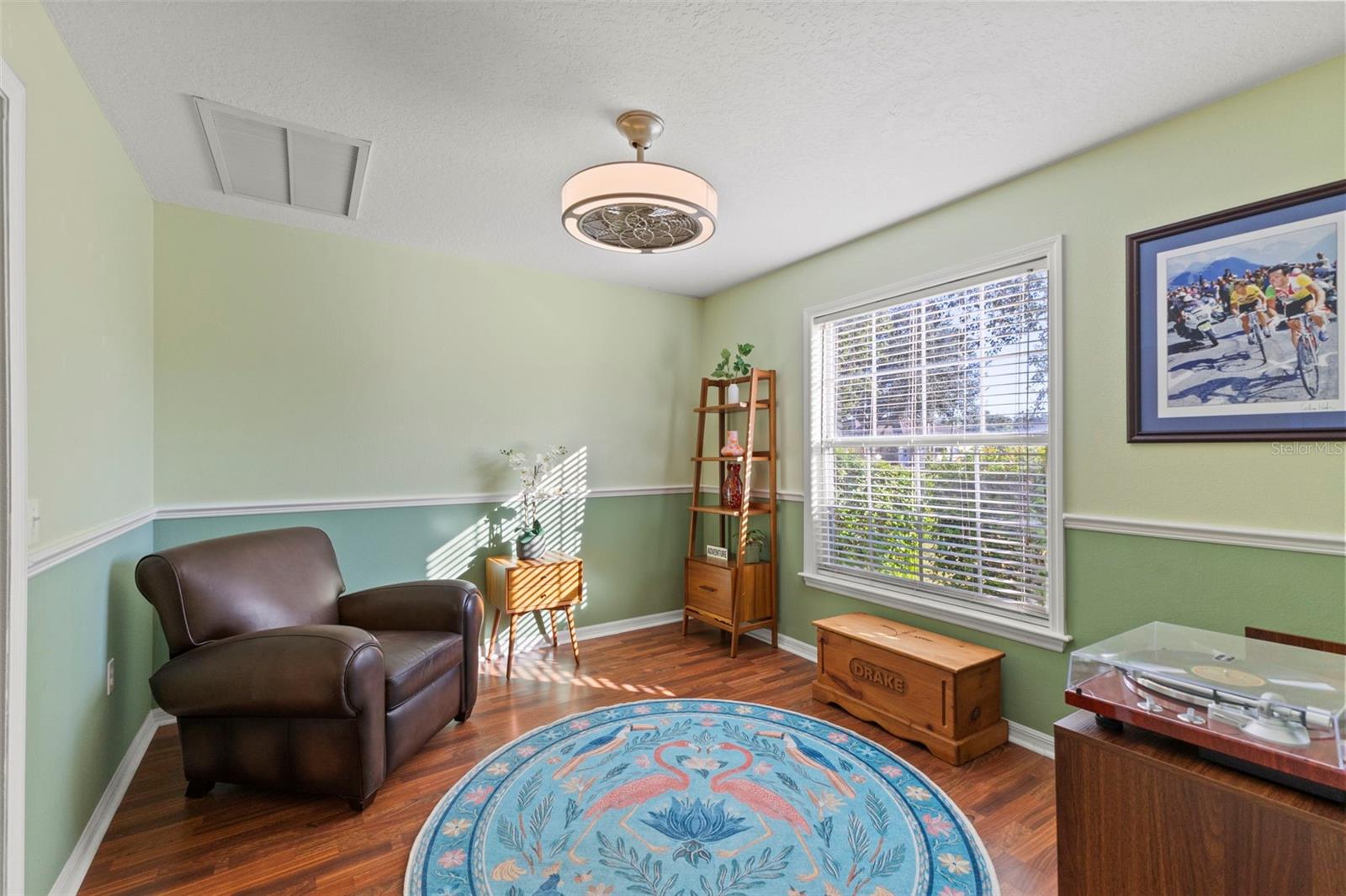 Image 17 of 61 For 14715 1st Avenue E