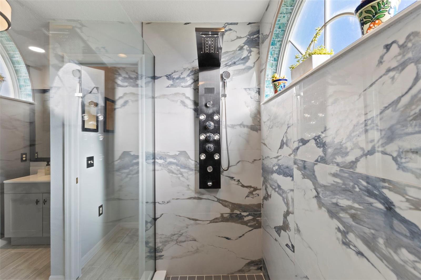 Image 25 of 61 For 14715 1st Avenue E