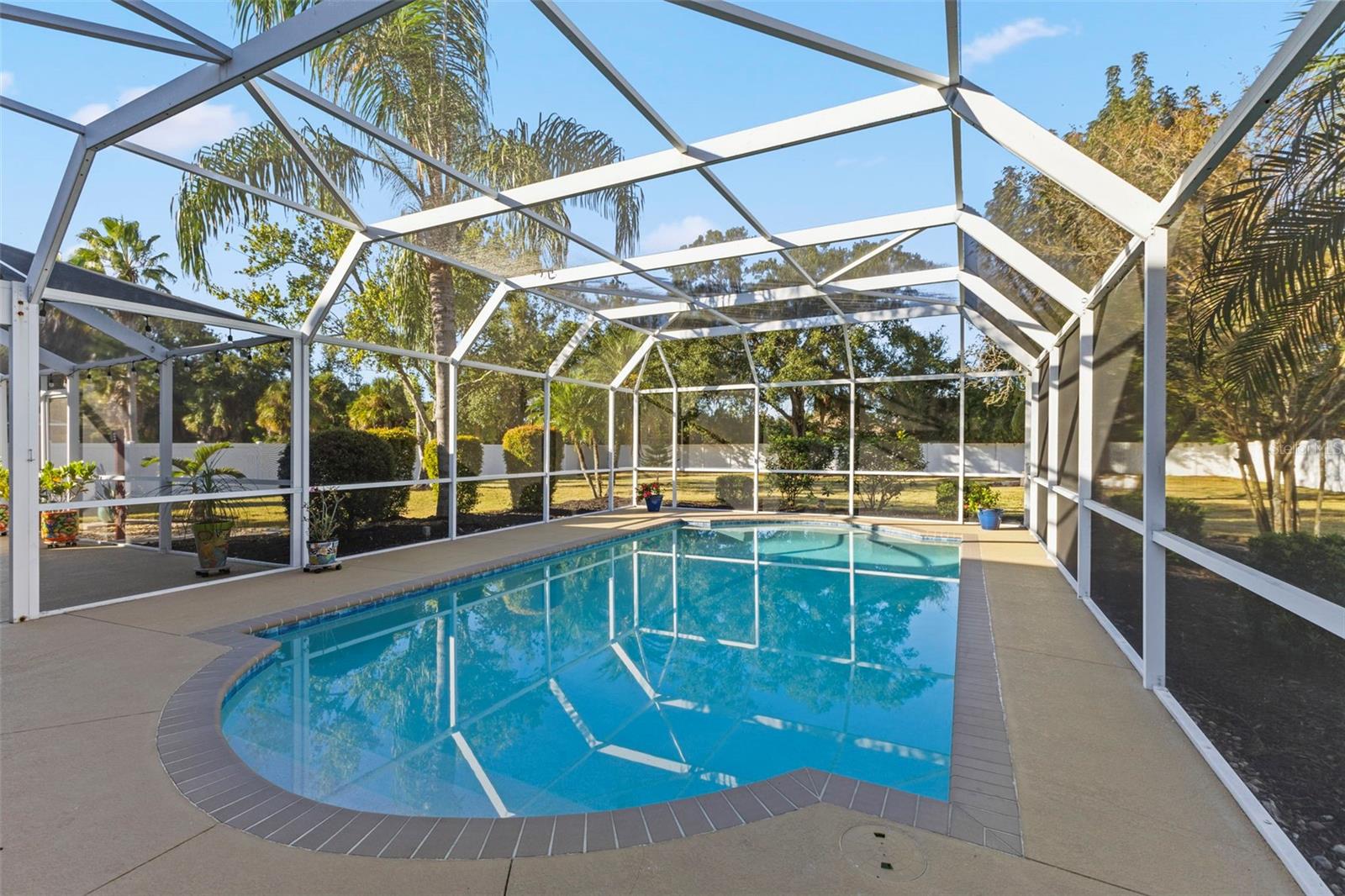 Image 34 of 61 For 14715 1st Avenue E