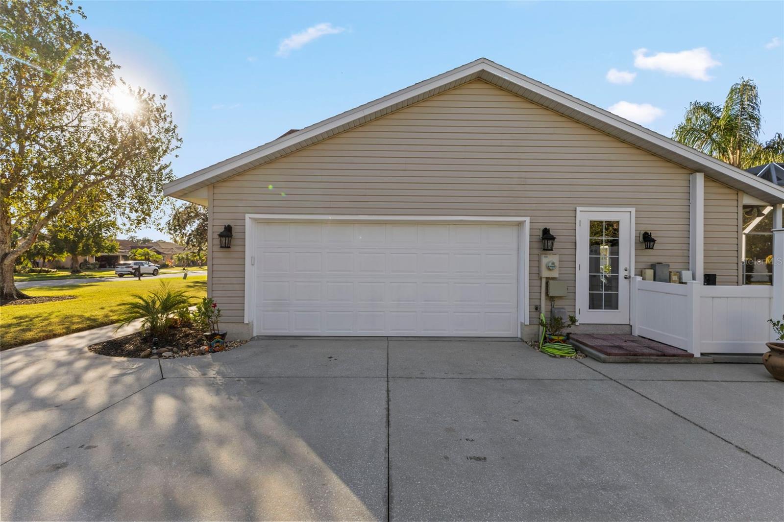 Image 46 of 61 For 14715 1st Avenue E