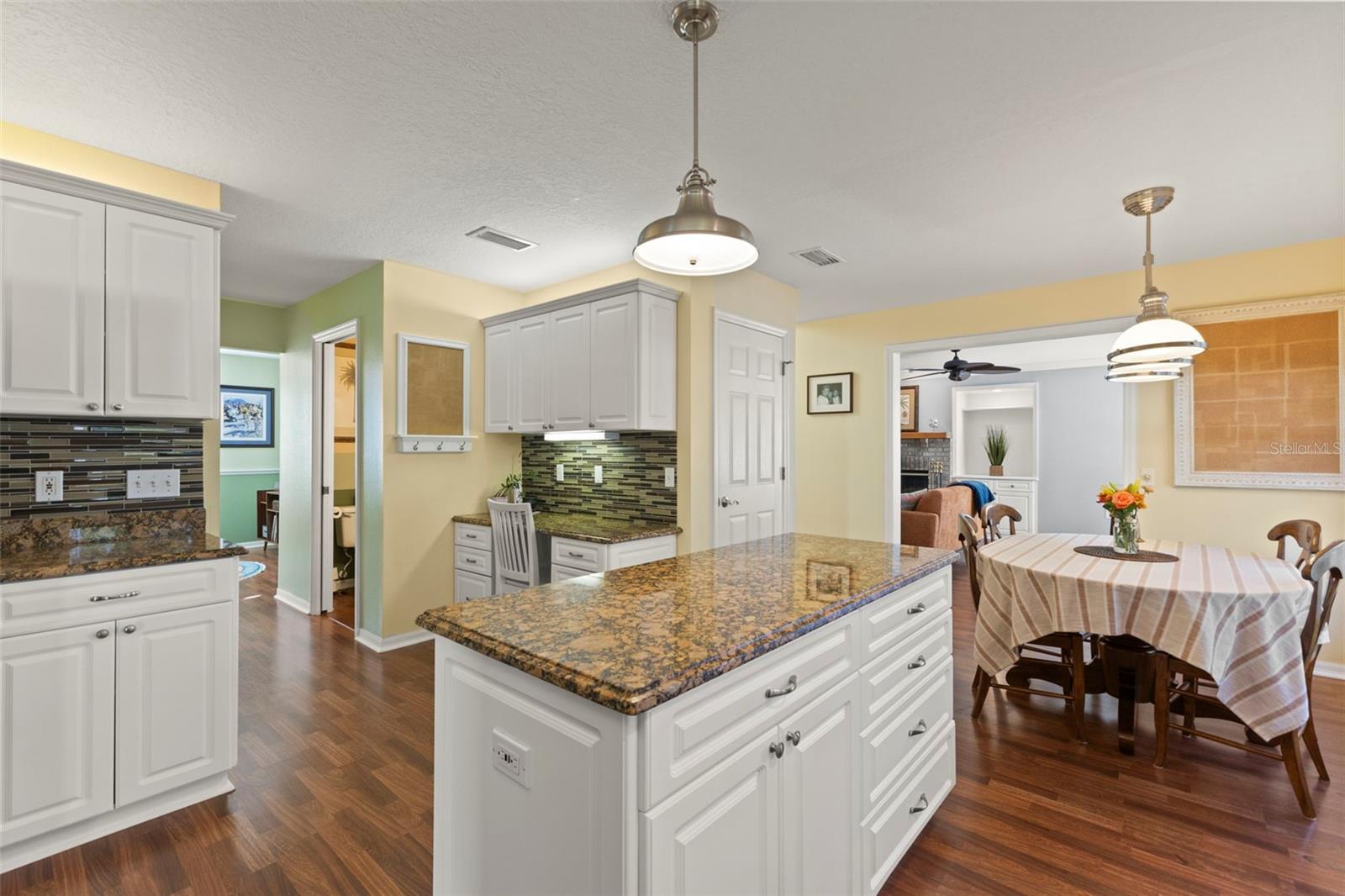 Image 7 of 61 For 14715 1st Avenue E