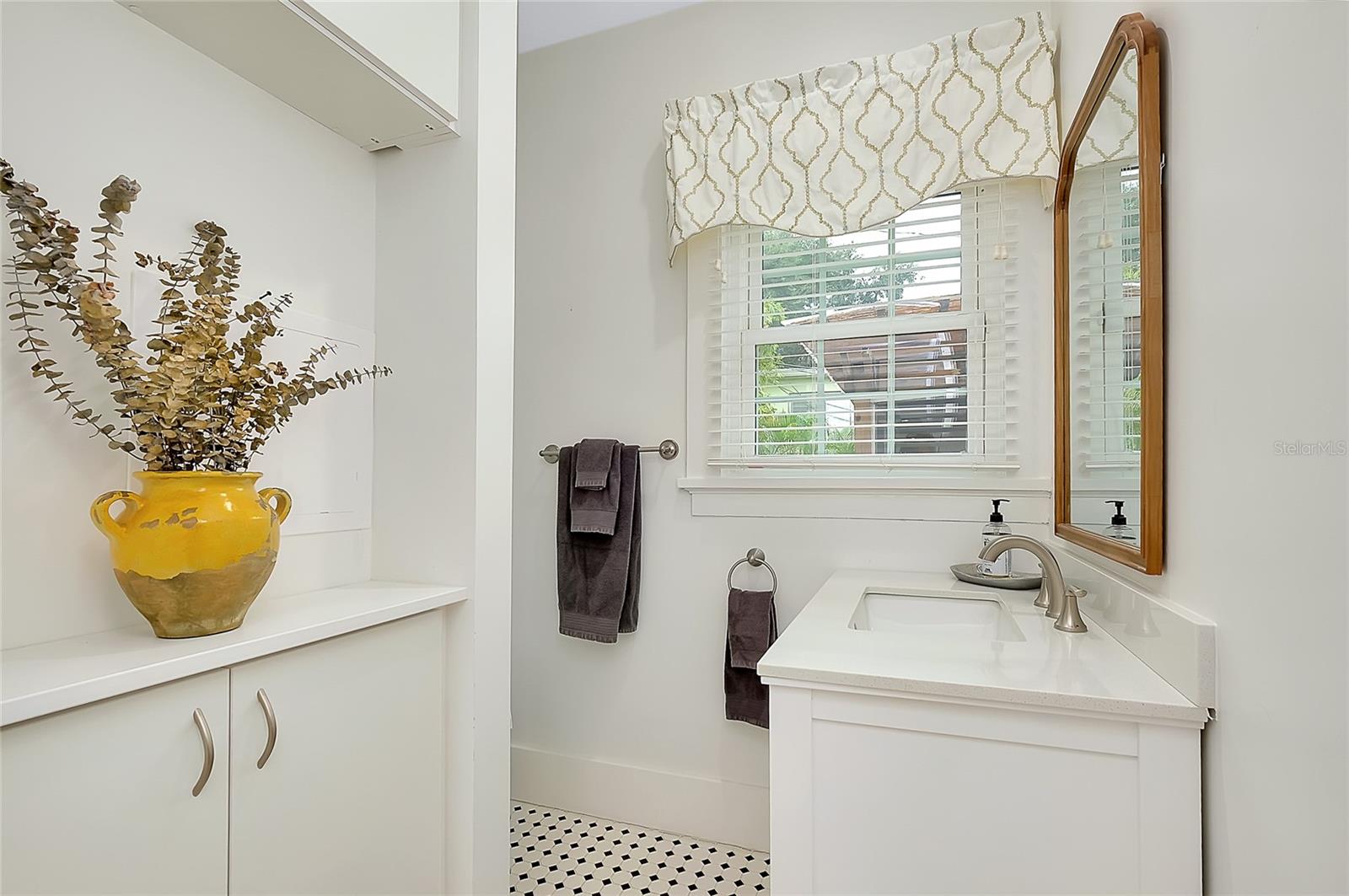 Image 17 of 30 For 446 Burns Court