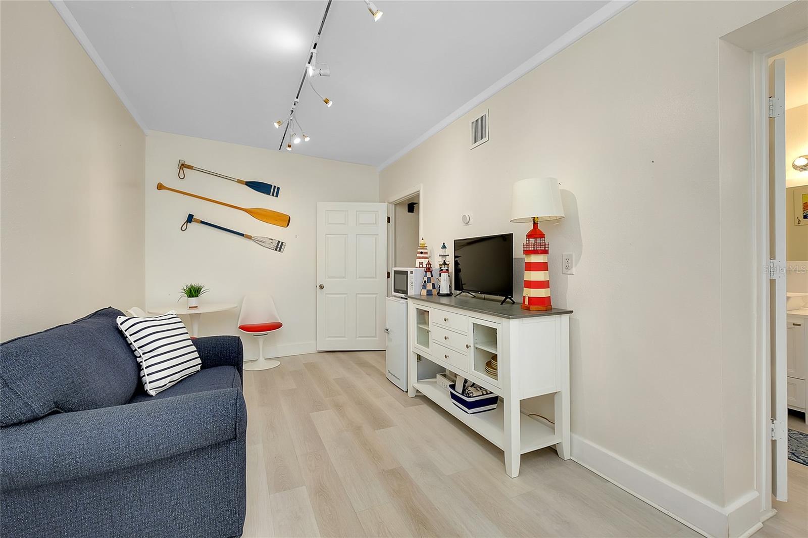 Image 20 of 30 For 446 Burns Court