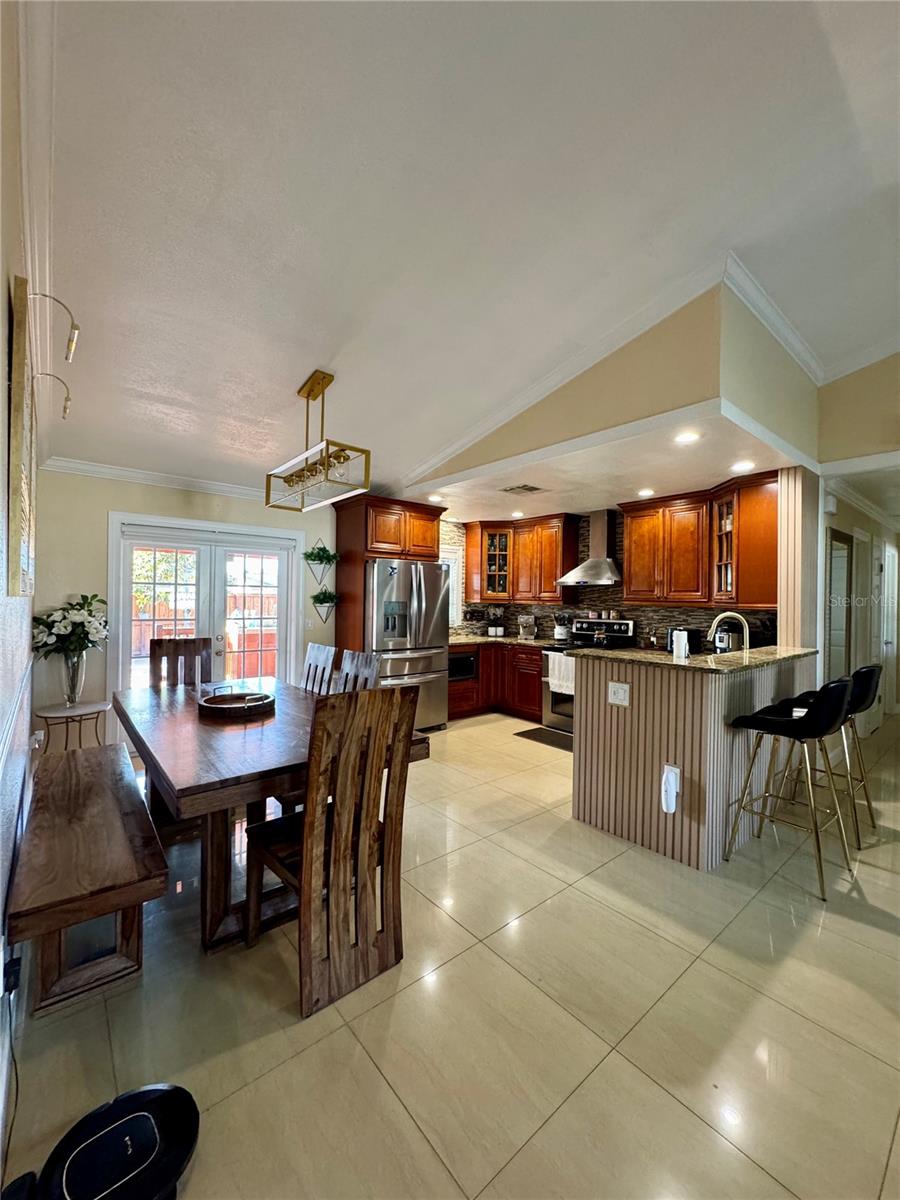 Image 11 of 50 For 526 Royal Palm Drive