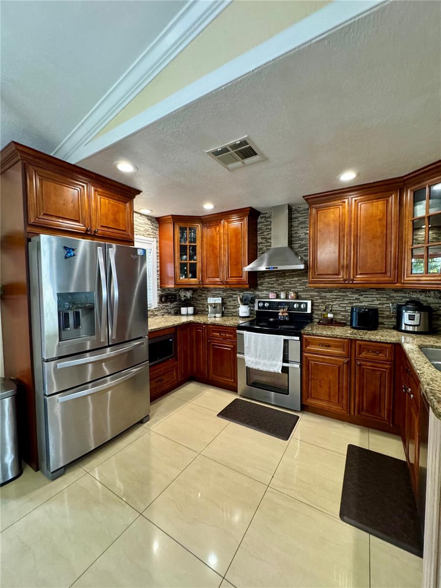 Image 12 of 50 For 526 Royal Palm Drive