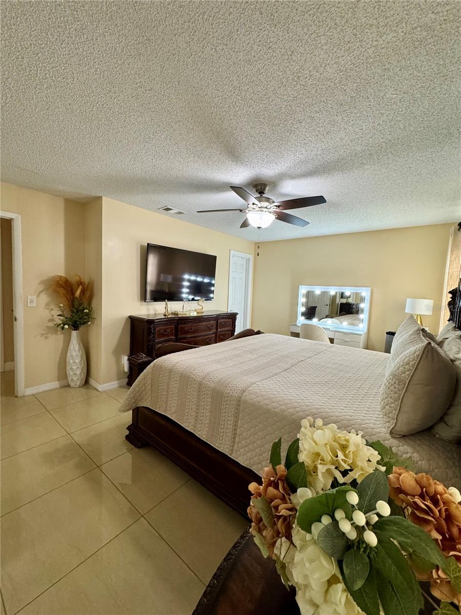 Image 19 of 50 For 526 Royal Palm Drive