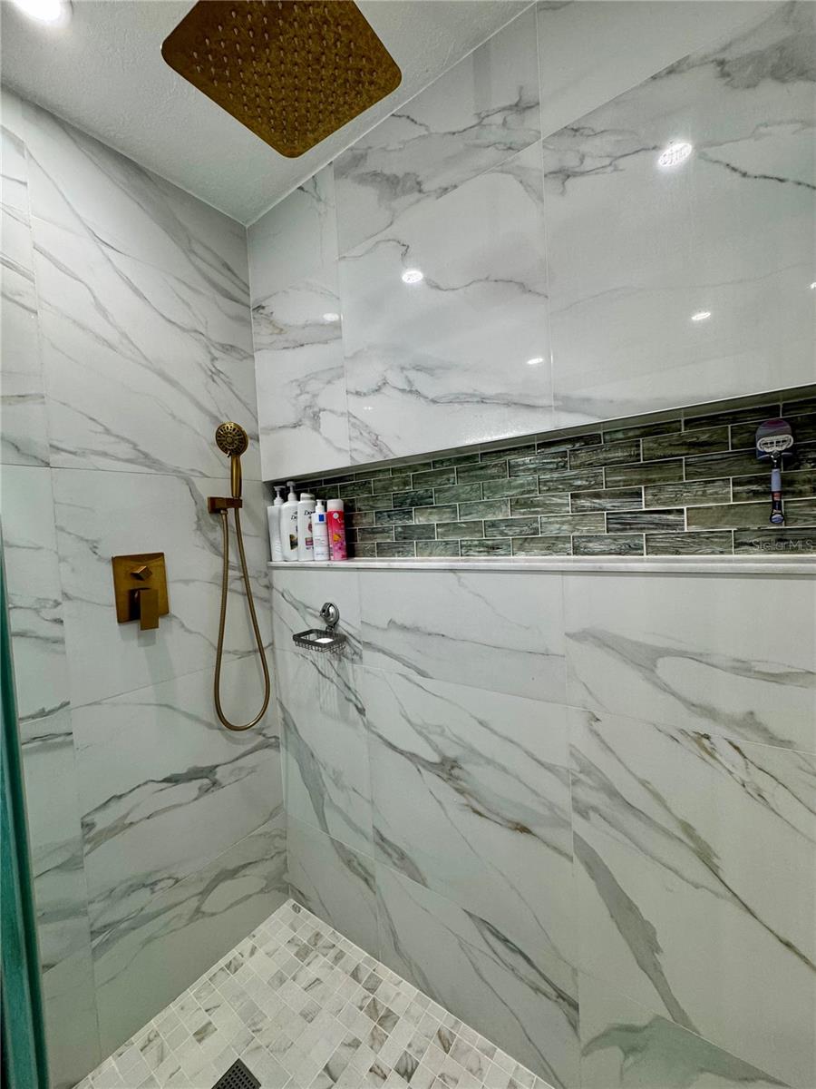 Image 28 of 50 For 526 Royal Palm Drive