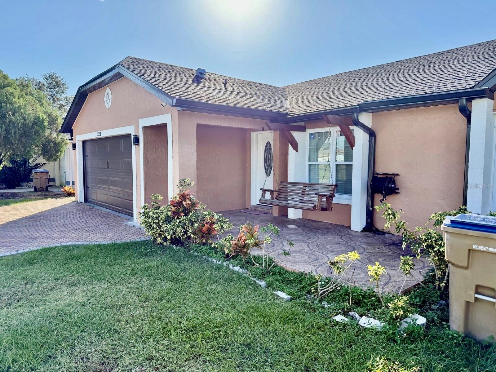 Image 4 of 50 For 526 Royal Palm Drive