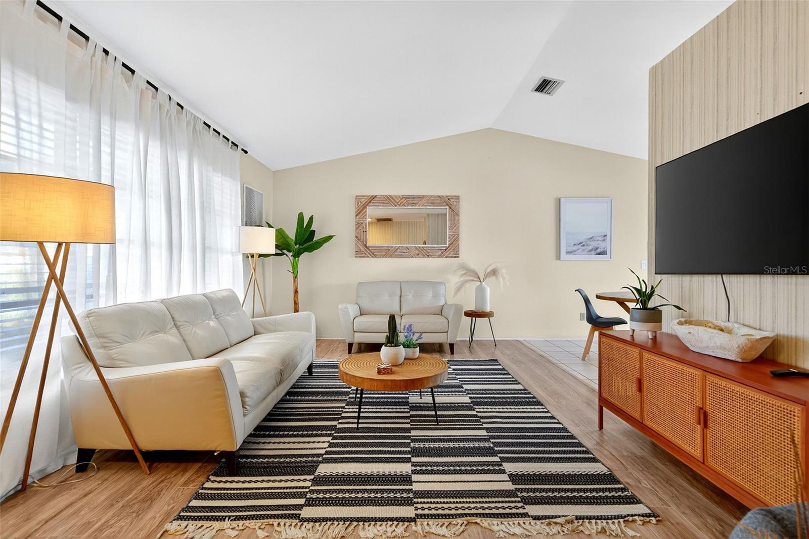 Image 15 of 99 For 9221 Steubenville Avenue