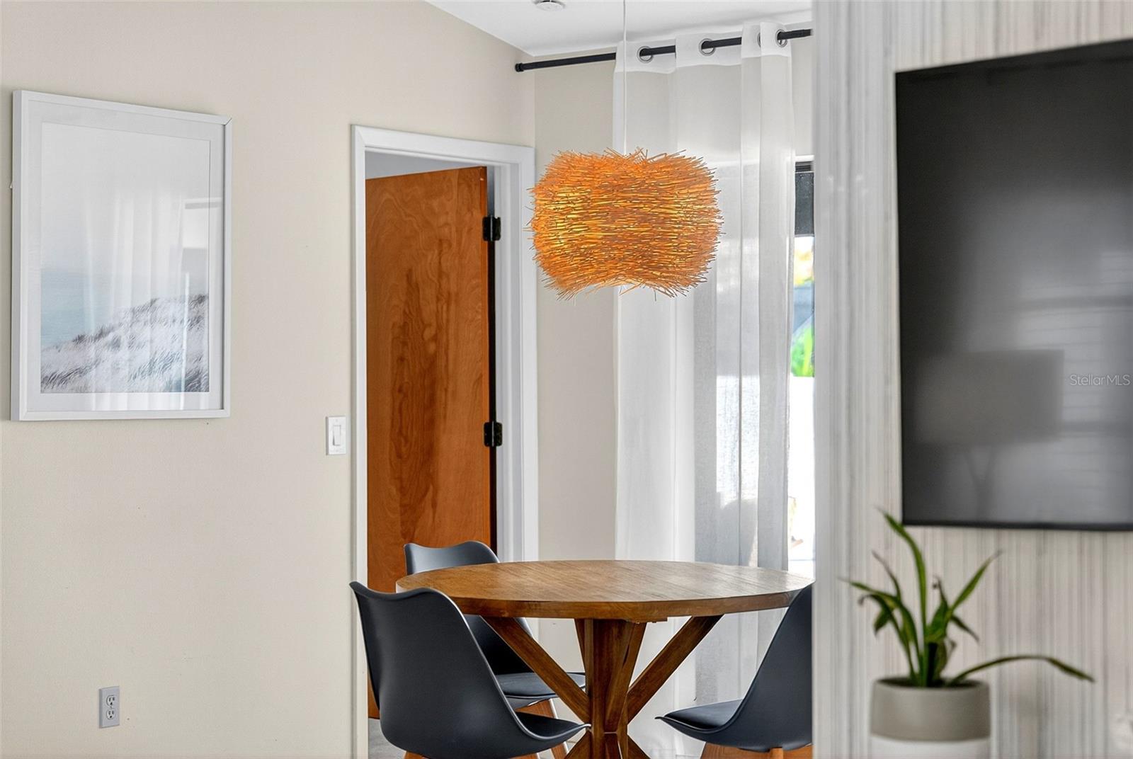 Image 18 of 99 For 9221 Steubenville Avenue