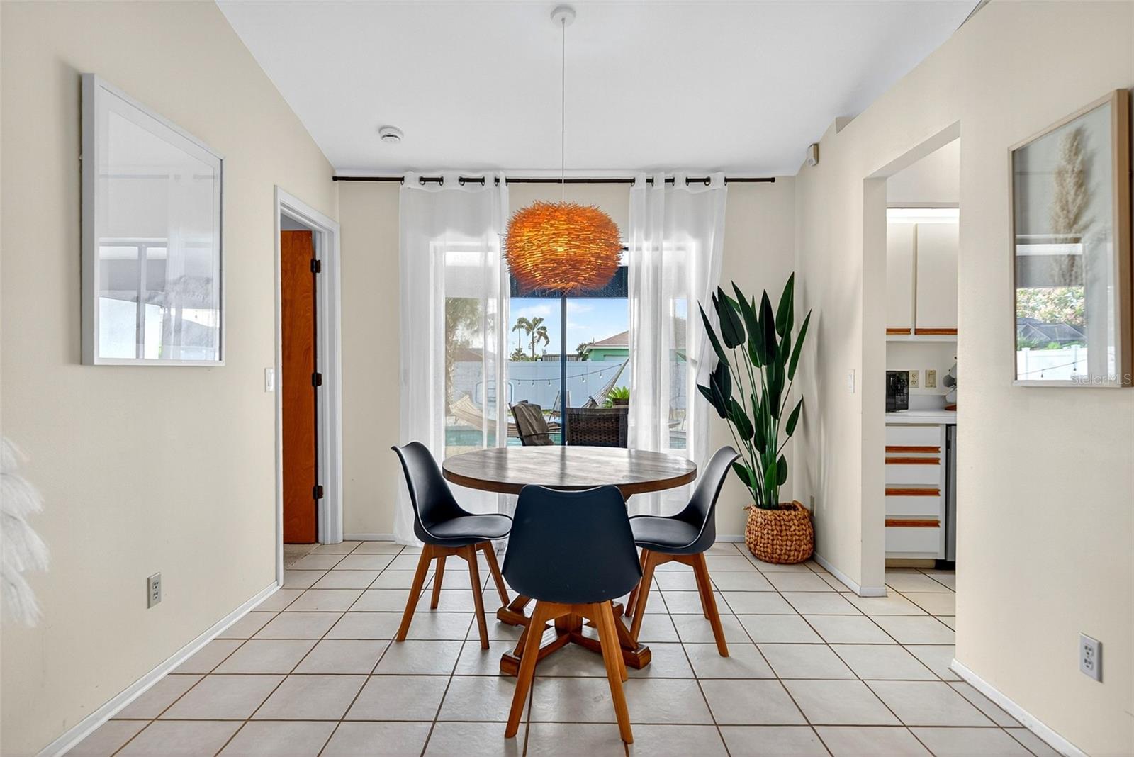 Image 23 of 99 For 9221 Steubenville Avenue