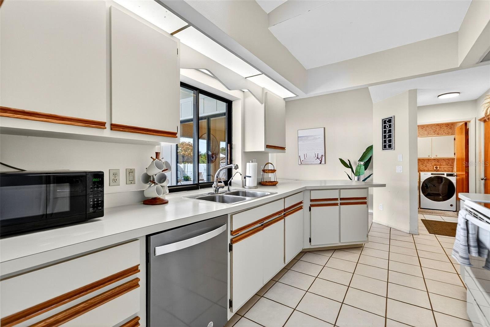 Image 26 of 99 For 9221 Steubenville Avenue