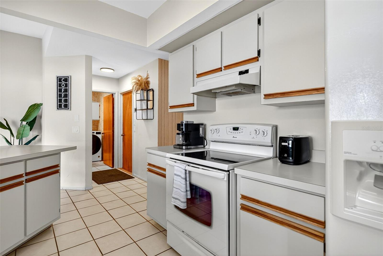 Image 28 of 99 For 9221 Steubenville Avenue