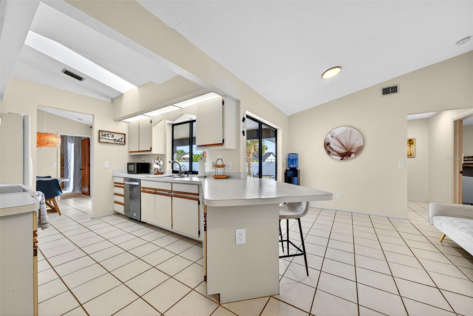 Image 32 of 99 For 9221 Steubenville Avenue