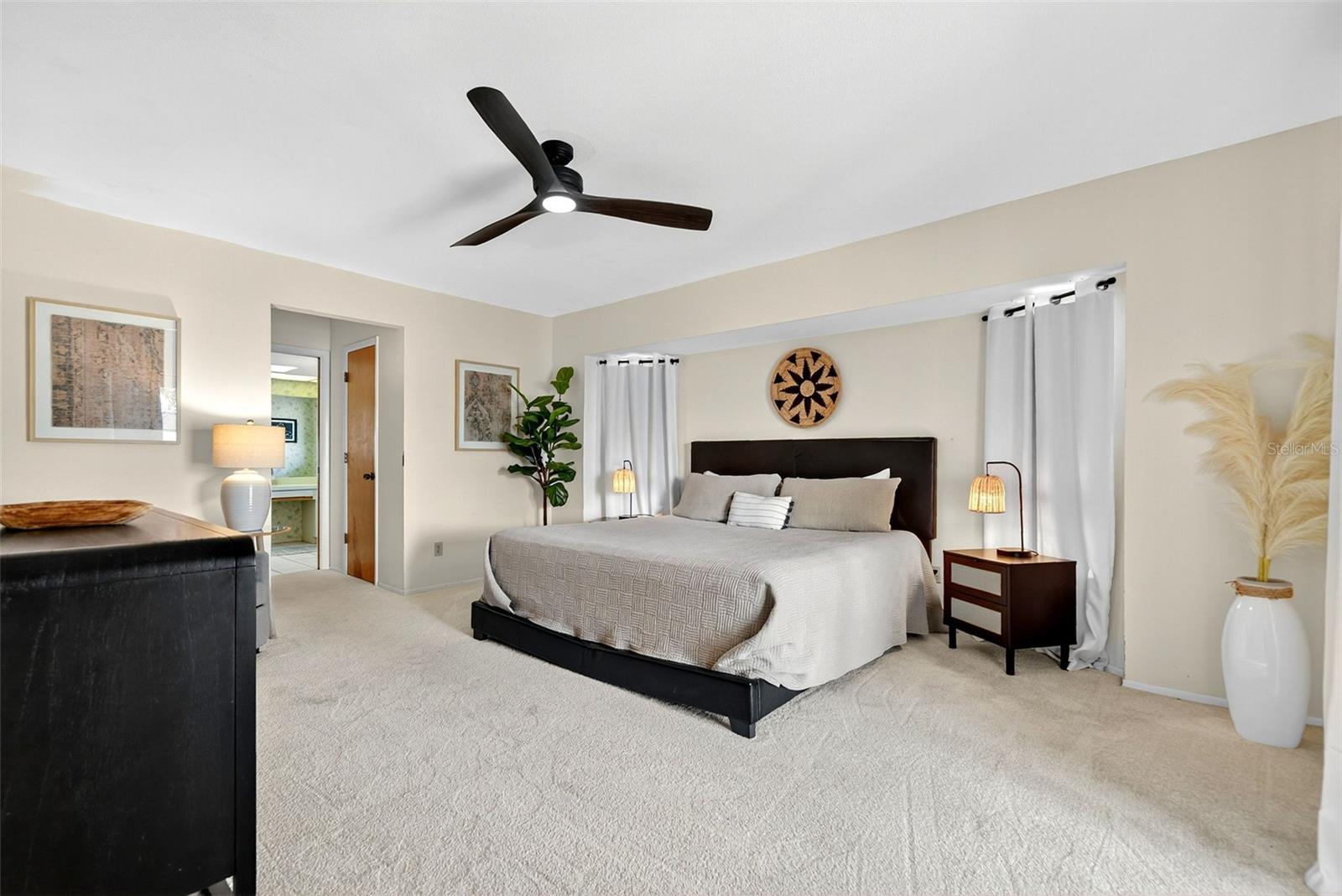 Image 46 of 99 For 9221 Steubenville Avenue