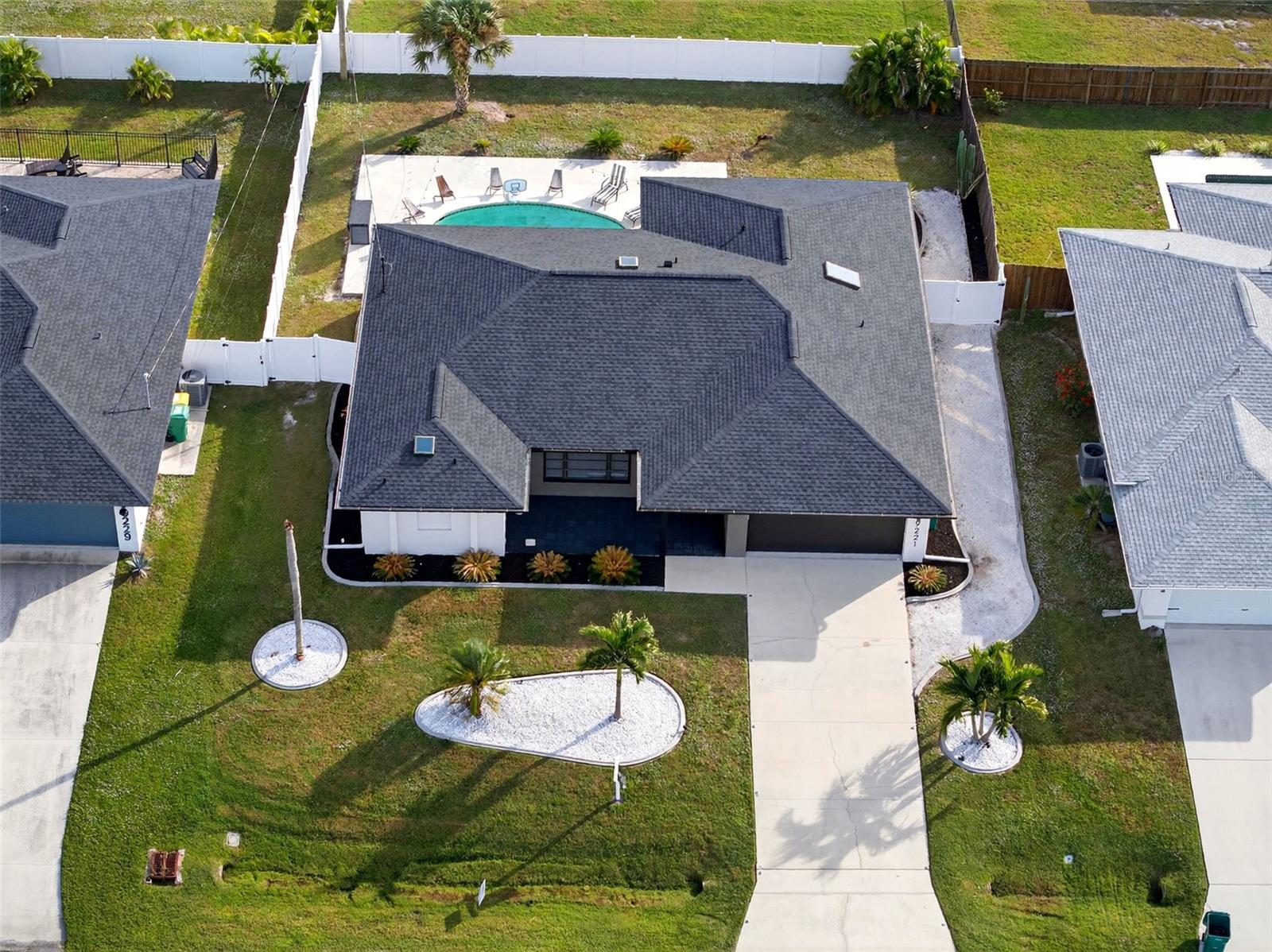 Image 5 of 99 For 9221 Steubenville Avenue