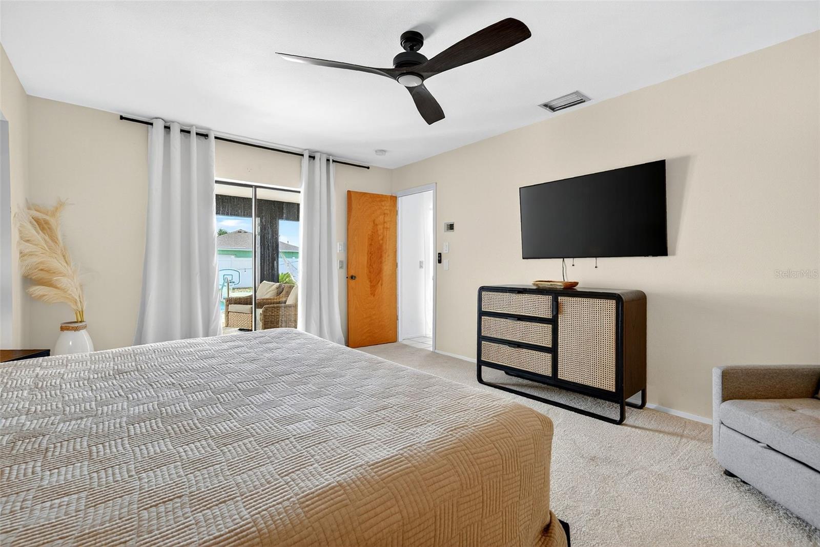 Image 51 of 99 For 9221 Steubenville Avenue