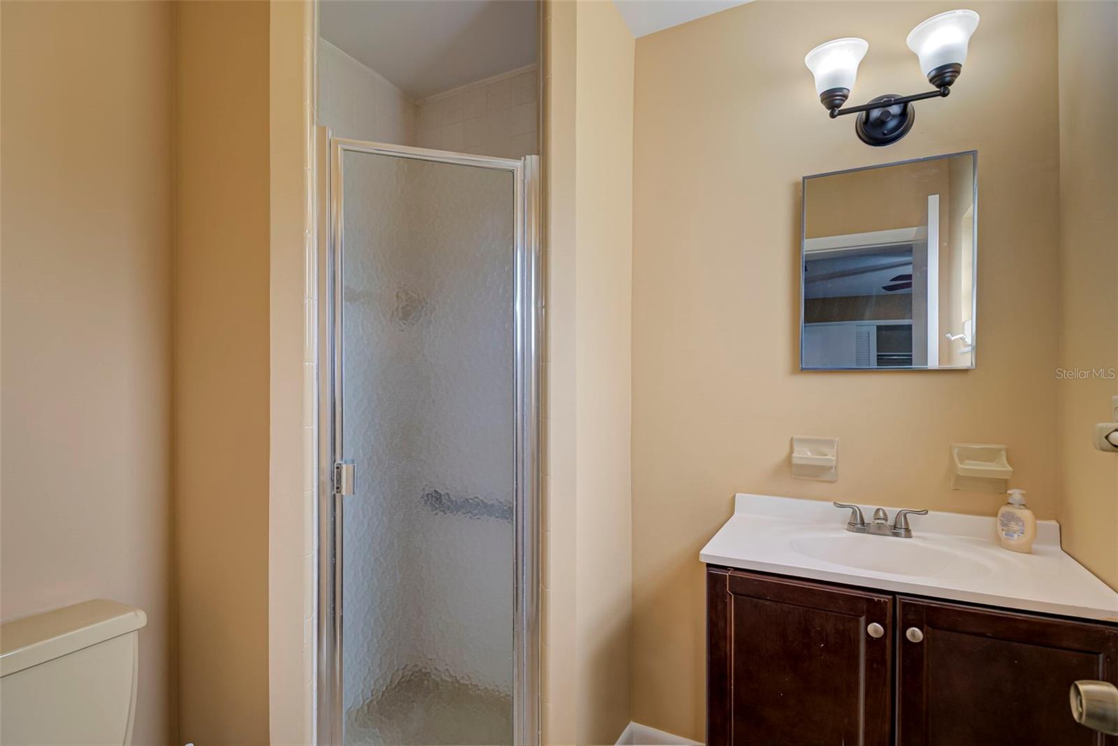 Image 12 of 22 For 326 Canyon Drive N