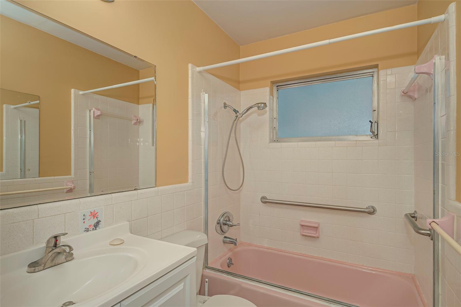 Image 15 of 22 For 326 Canyon Drive N