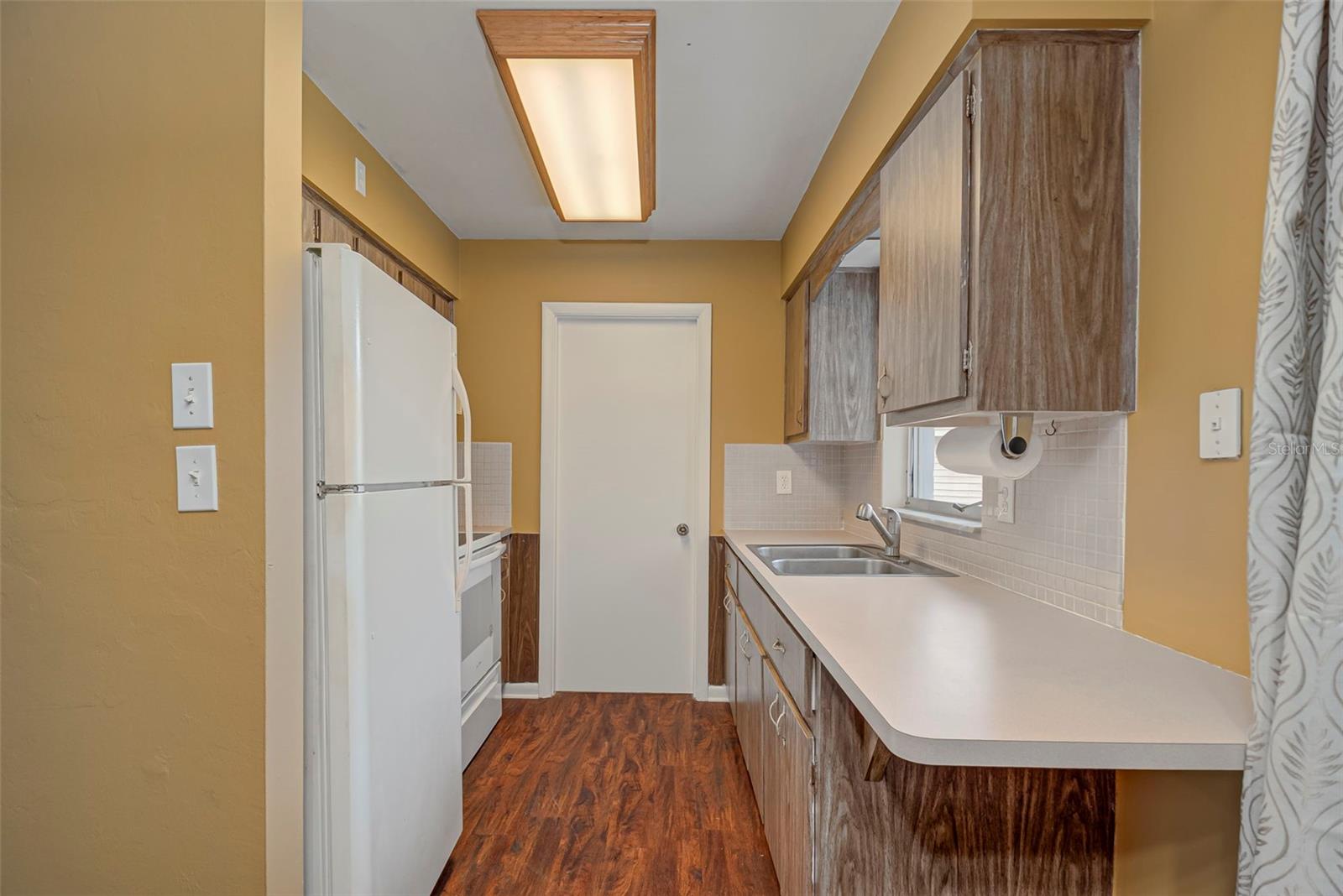 Image 8 of 22 For 326 Canyon Drive N