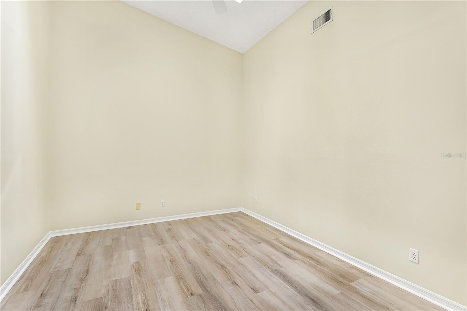 Image 21 of 44 For 7106 Saint Andrews Lane