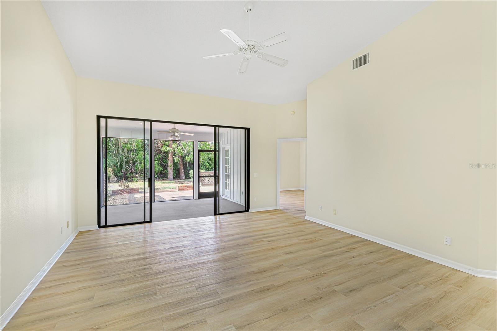 Image 7 of 44 For 7106 Saint Andrews Lane